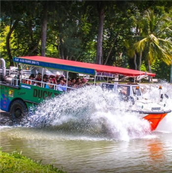 DUCK TOUR Singapore【Take the boat at Suntec City】